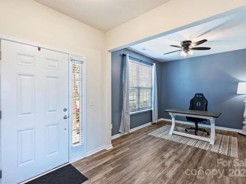 11101 Crane Creek Drive, Charlotte, NC 28278.  MLS# CAR4258259, YatesRealty ID 24160. 