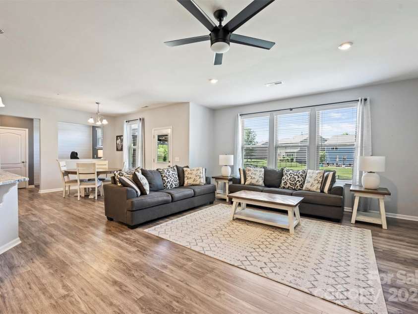 11101 Crane Creek Drive, Charlotte, NC 28278.  MLS# CAR4258259, YatesRealty ID 24160. 