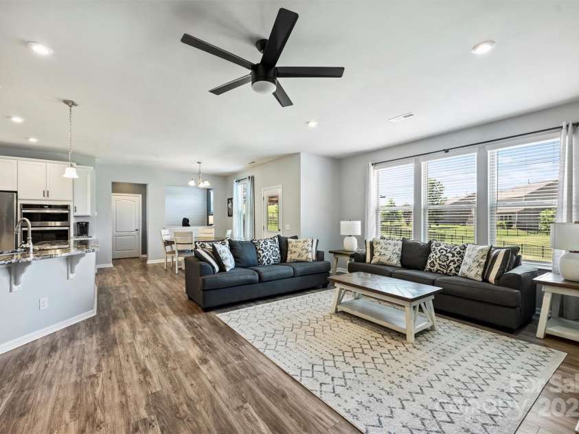 11101 Crane Creek Drive, Charlotte, NC 28278.  MLS# CAR4258259, YatesRealty ID 24160. 