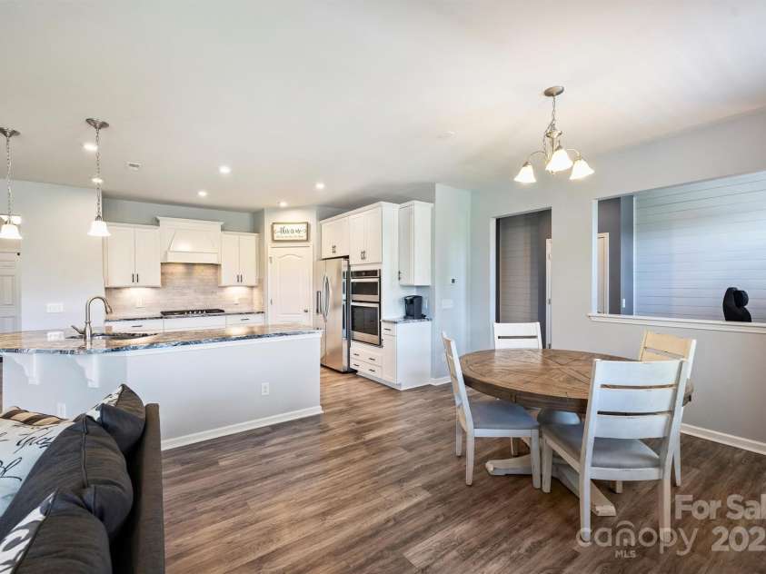 11101 Crane Creek Drive, Charlotte, NC 28278.  MLS# CAR4258259, YatesRealty ID 24160. 