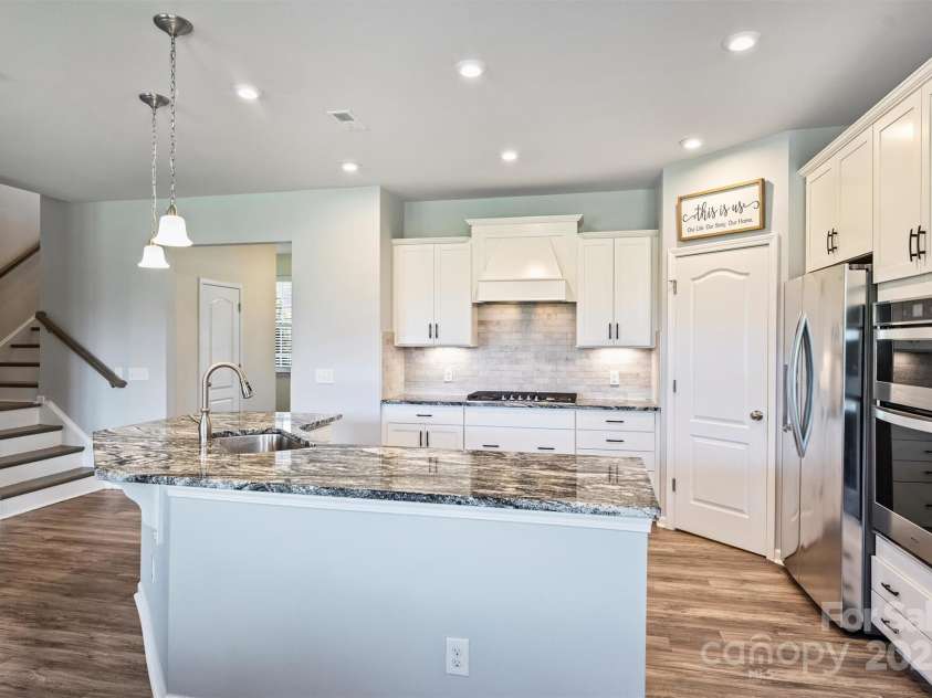 11101 Crane Creek Drive, Charlotte, NC 28278.  MLS# CAR4258259, YatesRealty ID 24160. 