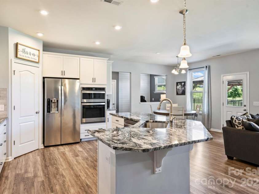 11101 Crane Creek Drive, Charlotte, NC 28278.  MLS# CAR4258259, YatesRealty ID 24160. 