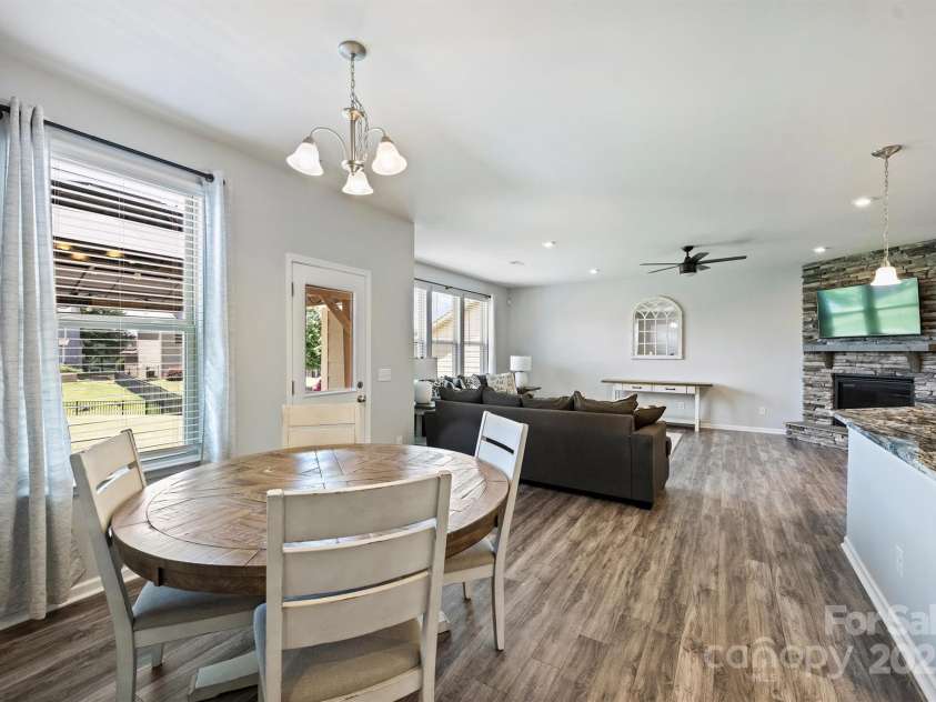 11101 Crane Creek Drive, Charlotte, NC 28278.  MLS# CAR4258259, YatesRealty ID 24160. 
