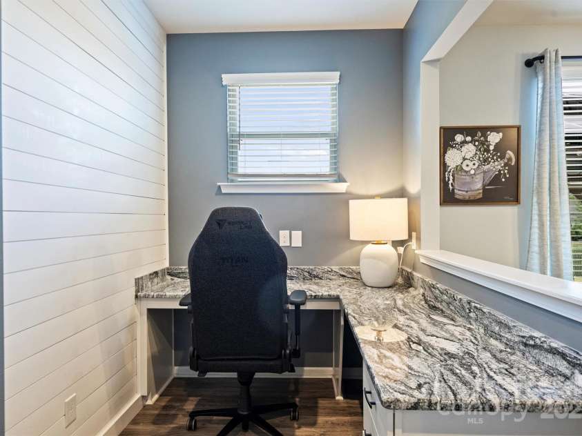 11101 Crane Creek Drive, Charlotte, NC 28278.  MLS# CAR4258259, YatesRealty ID 24160. 