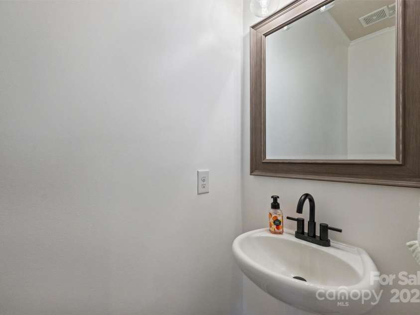 11101 Crane Creek Drive, Charlotte, NC 28278.  MLS# CAR4258259, YatesRealty ID 24160. 