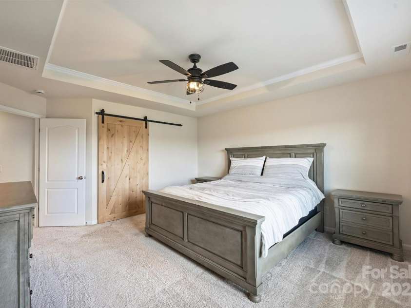 11101 Crane Creek Drive, Charlotte, NC 28278.  MLS# CAR4258259, YatesRealty ID 24160. 