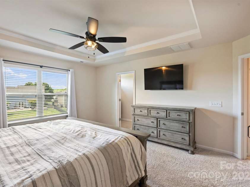 11101 Crane Creek Drive, Charlotte, NC 28278.  MLS# CAR4258259, YatesRealty ID 24160. 