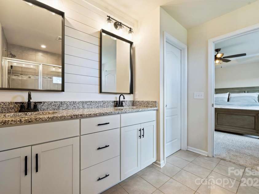 11101 Crane Creek Drive, Charlotte, NC 28278.  MLS# CAR4258259, YatesRealty ID 24160. 