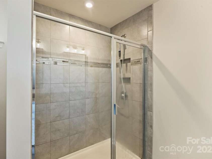 11101 Crane Creek Drive, Charlotte, NC 28278.  MLS# CAR4258259, YatesRealty ID 24160. 
