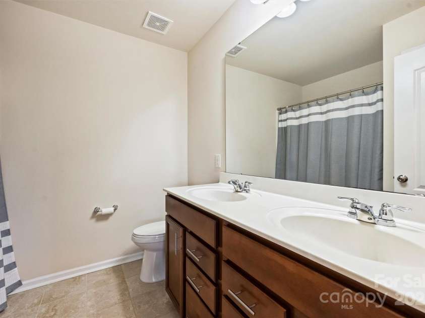 11101 Crane Creek Drive, Charlotte, NC 28278.  MLS# CAR4258259, YatesRealty ID 24160. 
