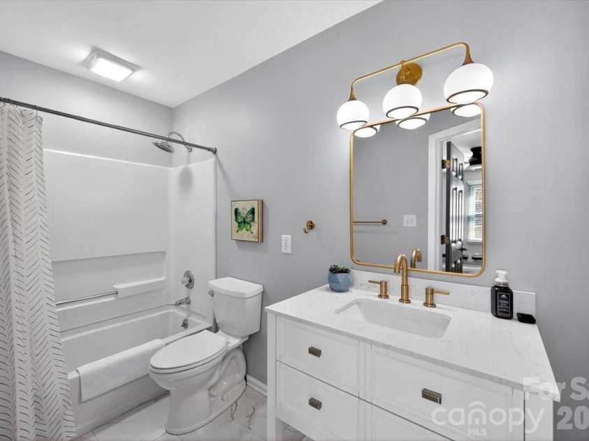 9011 Warbler Court, Charlotte, NC 28210.  MLS# CAR4363088, YatesRealty ID 24160. 