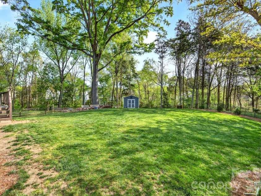 9011 Warbler Court, Charlotte, NC 28210.  MLS# CAR4363088, YatesRealty ID 24160. 
