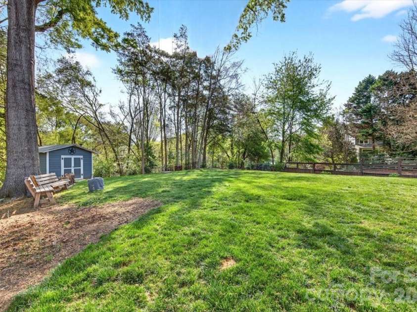 9011 Warbler Court, Charlotte, NC 28210.  MLS# CAR4363088, YatesRealty ID 24160. 