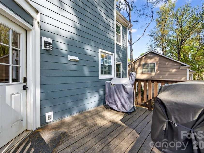 9011 Warbler Court, Charlotte, NC 28210.  MLS# CAR4363088, YatesRealty ID 24160. 