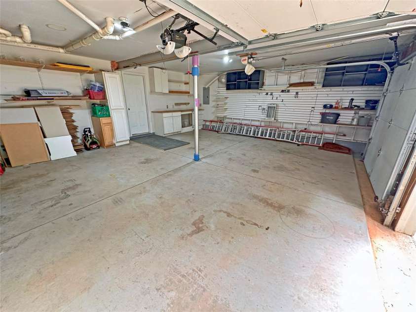 117 Blackberry Lane, Mooresville, NC 28117.  MLS# CAR4258834, YatesRealty ID 24161. Garage