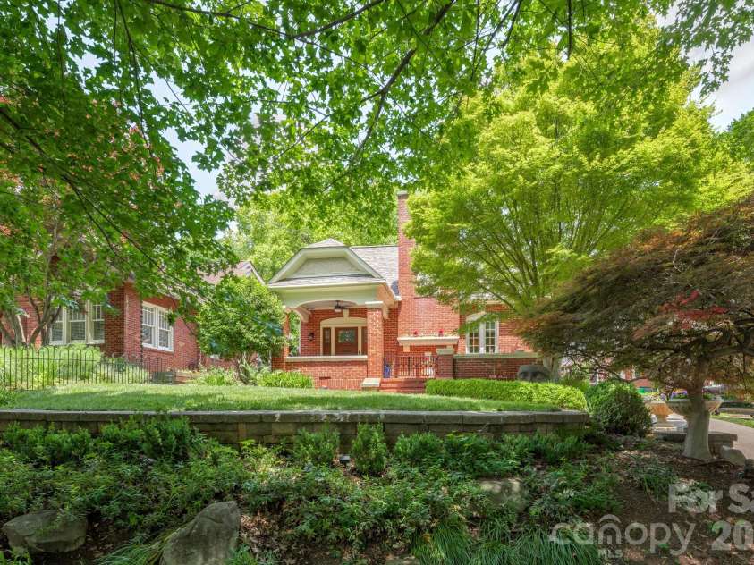 2601 5th Street, Charlotte, NC 28204.  MLS# CAR4382589, YatesRealty ID 24161. 