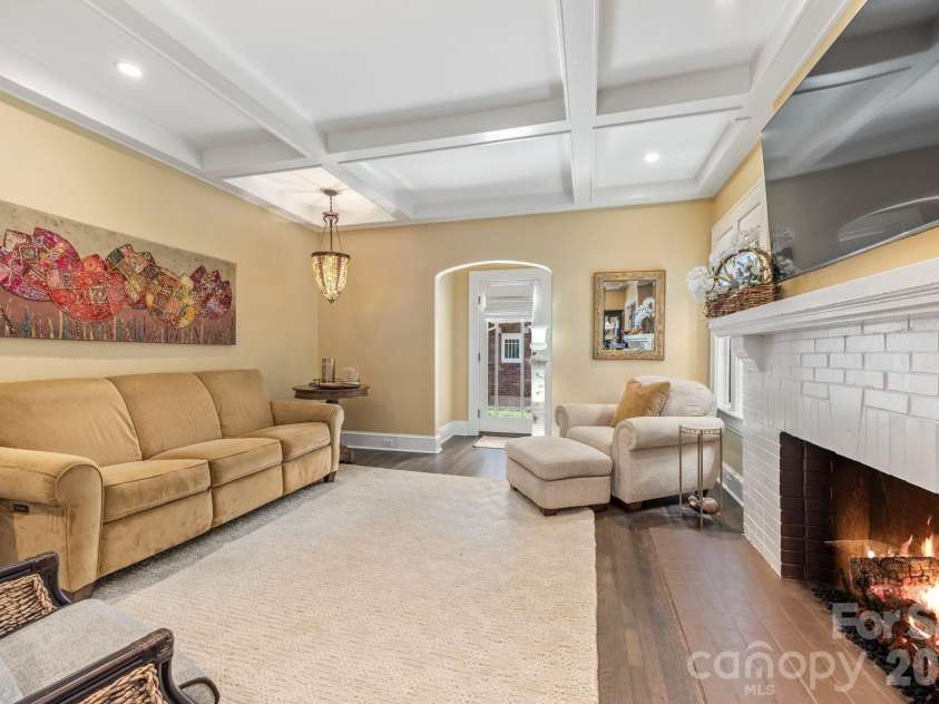 2601 5th Street, Charlotte, NC 28204.  MLS# CAR4382589, YatesRealty ID 24161. 