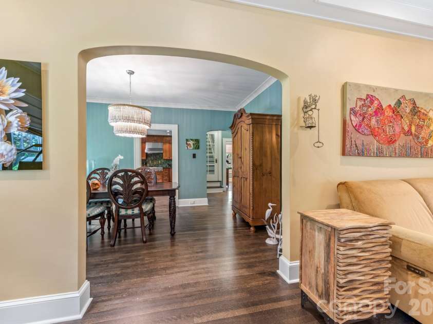 2601 5th Street, Charlotte, NC 28204.  MLS# CAR4382589, YatesRealty ID 24161. 