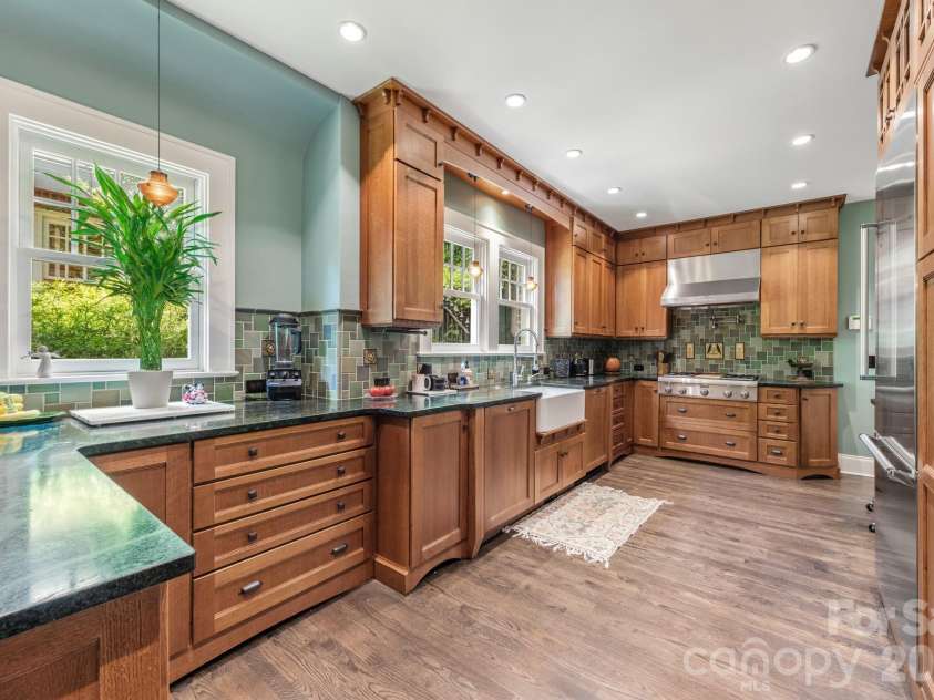 2601 5th Street, Charlotte, NC 28204.  MLS# CAR4382589, YatesRealty ID 24161. 