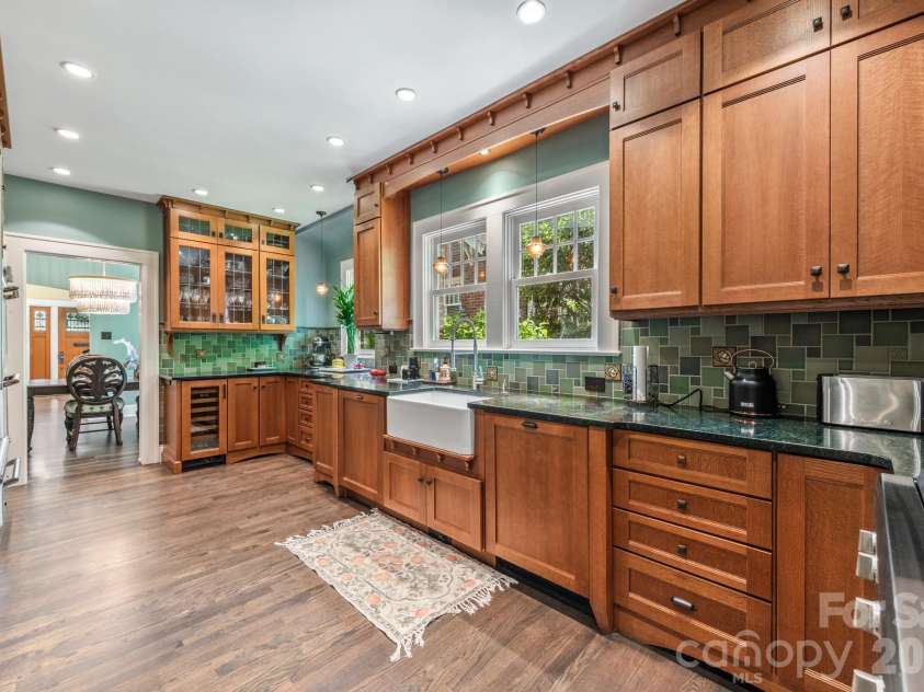 2601 5th Street, Charlotte, NC 28204.  MLS# CAR4382589, YatesRealty ID 24161. 