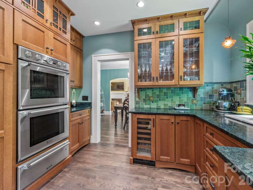 2601 5th Street, Charlotte, NC 28204.  MLS# CAR4382589, YatesRealty ID 24161. 