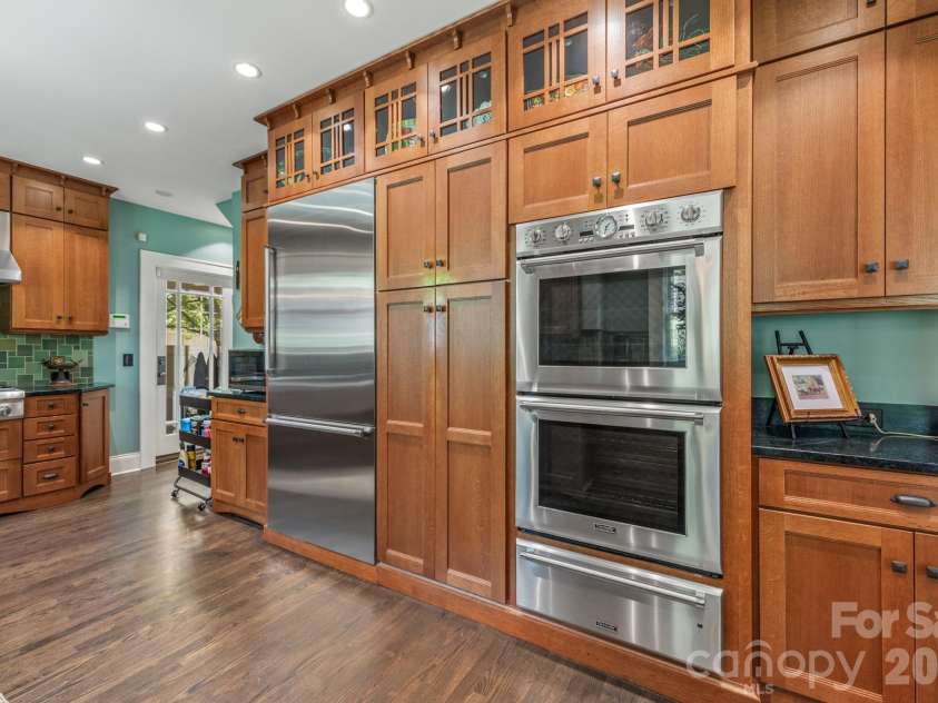 2601 5th Street, Charlotte, NC 28204.  MLS# CAR4382589, YatesRealty ID 24161. 