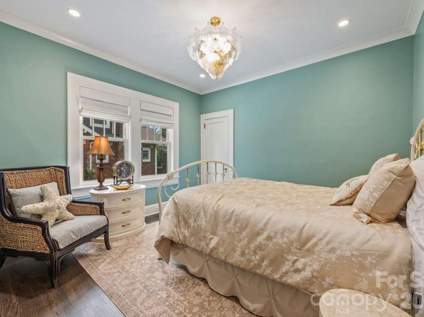 2601 5th Street, Charlotte, NC 28204.  MLS# CAR4382589, YatesRealty ID 24161. 