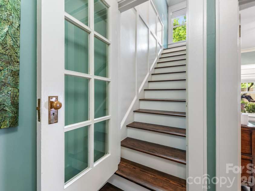 2601 5th Street, Charlotte, NC 28204.  MLS# CAR4382589, YatesRealty ID 24161. 