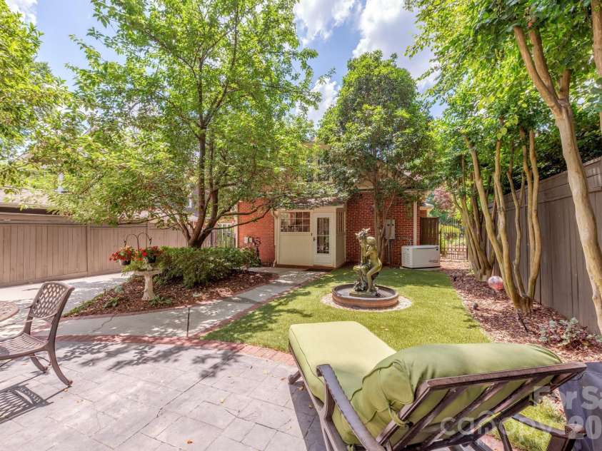 2601 5th Street, Charlotte, NC 28204.  MLS# CAR4382589, YatesRealty ID 24161. 