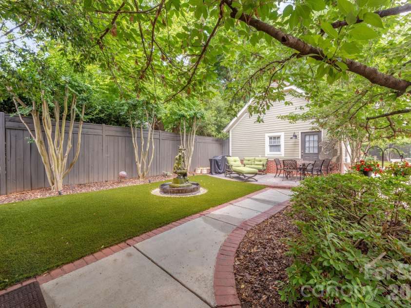 2601 5th Street, Charlotte, NC 28204.  MLS# CAR4382589, YatesRealty ID 24161. 