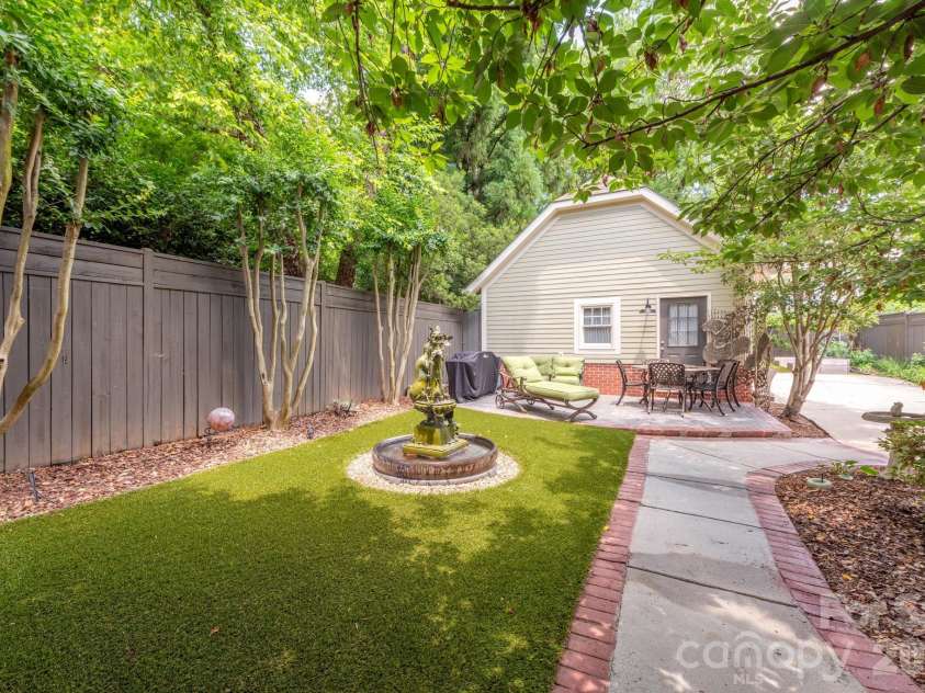 2601 5th Street, Charlotte, NC 28204.  MLS# CAR4382589, YatesRealty ID 24161. 