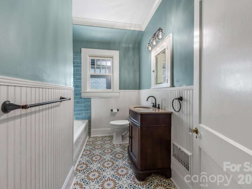 2601 5th Street, Charlotte, NC 28204.  MLS# CAR4382589, YatesRealty ID 24161. 