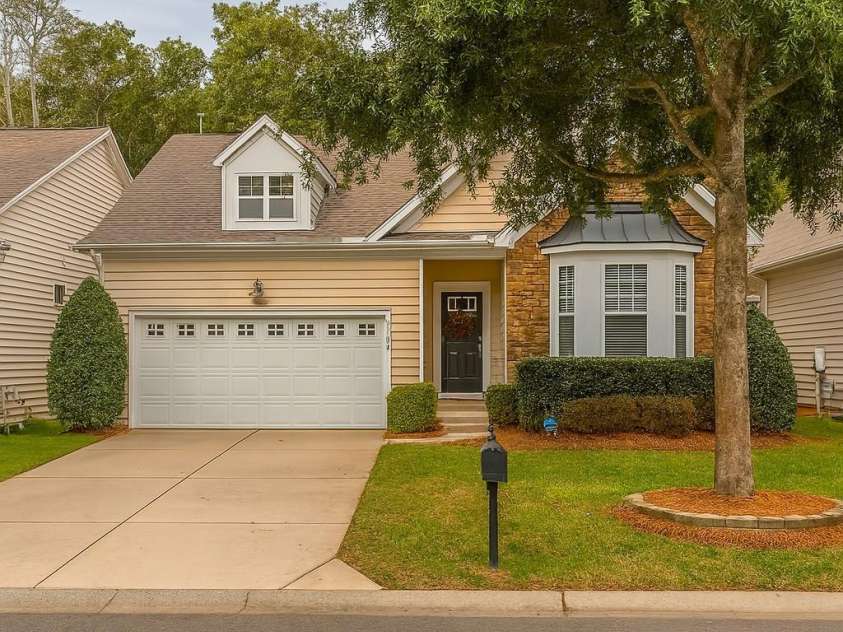 3104 Streamhaven Drive, Indian Land, SC 29707.  MLS# CAR4309394, YatesRealty ID 24162. 3104 Streamhaven Drive