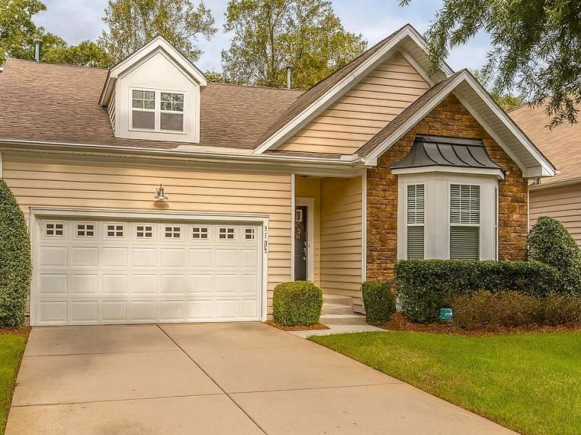 3104 Streamhaven Drive, Indian Land, SC 29707.  MLS# CAR4309394, YatesRealty ID 24162. 3104 Streamhaven Drive