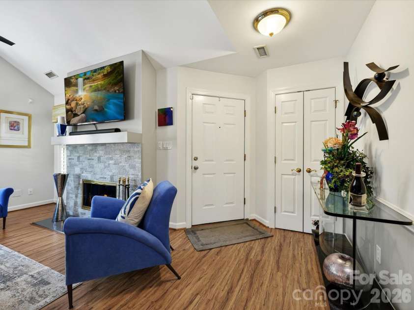 7444 Hurstbourne Green Drive, Charlotte, NC 28277.  MLS# CAR4382957, YatesRealty ID 24162. 