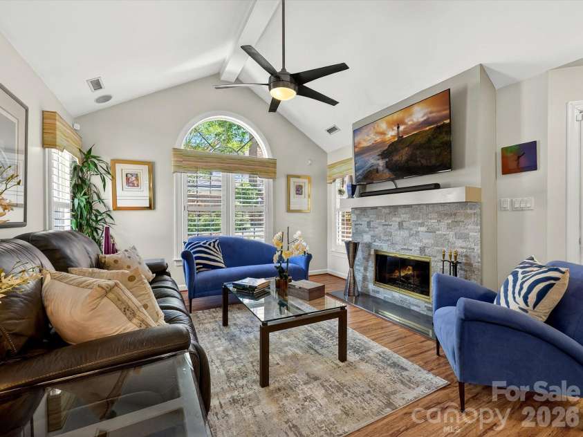 7444 Hurstbourne Green Drive, Charlotte, NC 28277.  MLS# CAR4382957, YatesRealty ID 24162. 