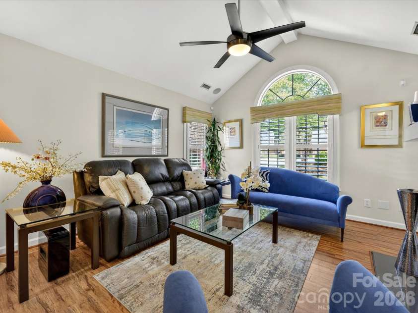 7444 Hurstbourne Green Drive, Charlotte, NC 28277.  MLS# CAR4382957, YatesRealty ID 24162. 