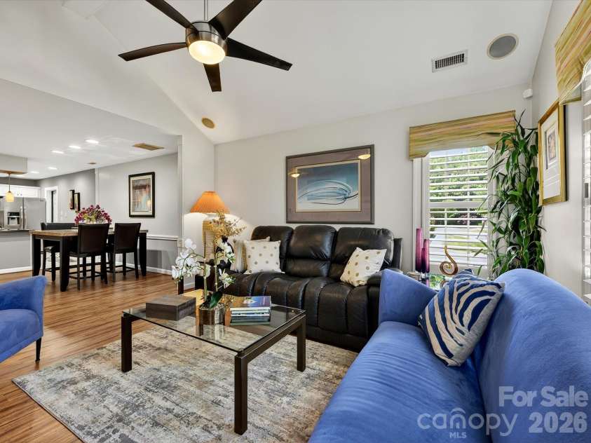 7444 Hurstbourne Green Drive, Charlotte, NC 28277.  MLS# CAR4382957, YatesRealty ID 24162. 