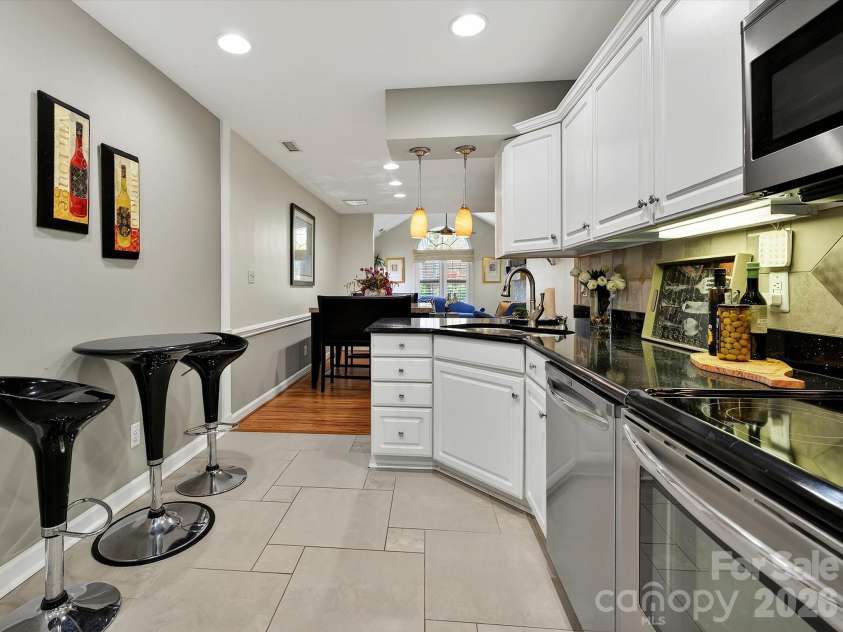7444 Hurstbourne Green Drive, Charlotte, NC 28277.  MLS# CAR4382957, YatesRealty ID 24162. 