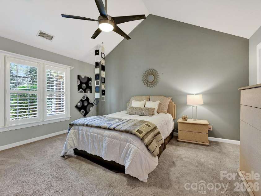 7444 Hurstbourne Green Drive, Charlotte, NC 28277.  MLS# CAR4382957, YatesRealty ID 24162. 