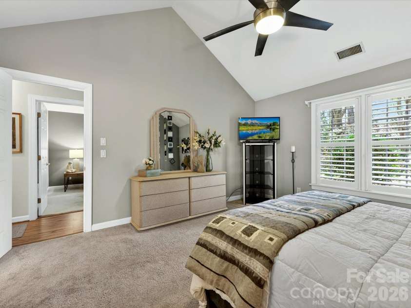 7444 Hurstbourne Green Drive, Charlotte, NC 28277.  MLS# CAR4382957, YatesRealty ID 24162. 