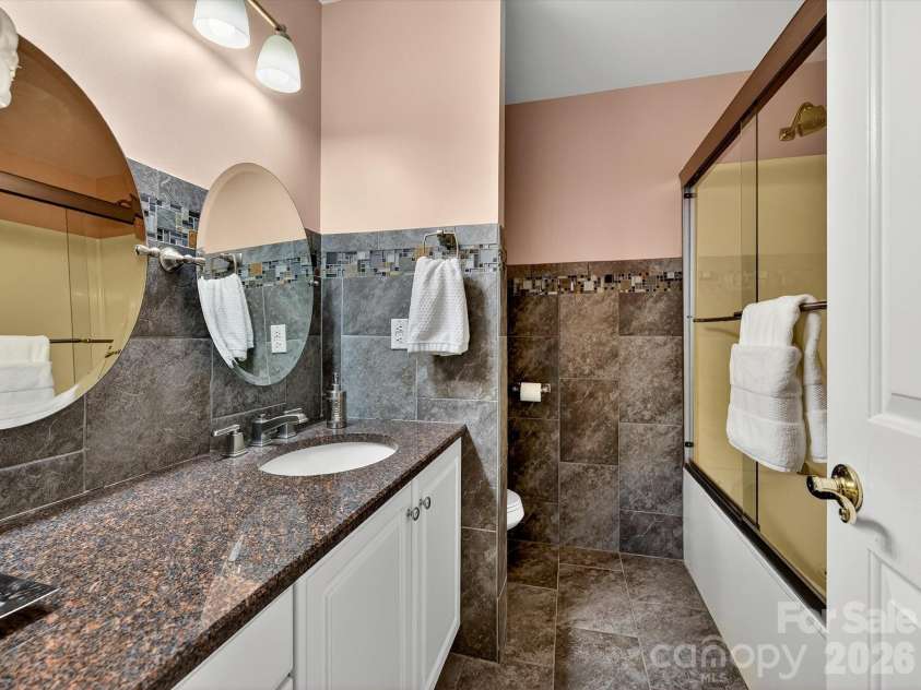 7444 Hurstbourne Green Drive, Charlotte, NC 28277.  MLS# CAR4382957, YatesRealty ID 24162. 
