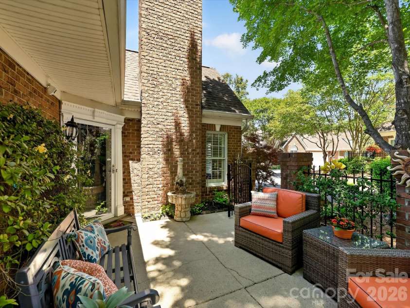 7444 Hurstbourne Green Drive, Charlotte, NC 28277.  MLS# CAR4382957, YatesRealty ID 24162. 