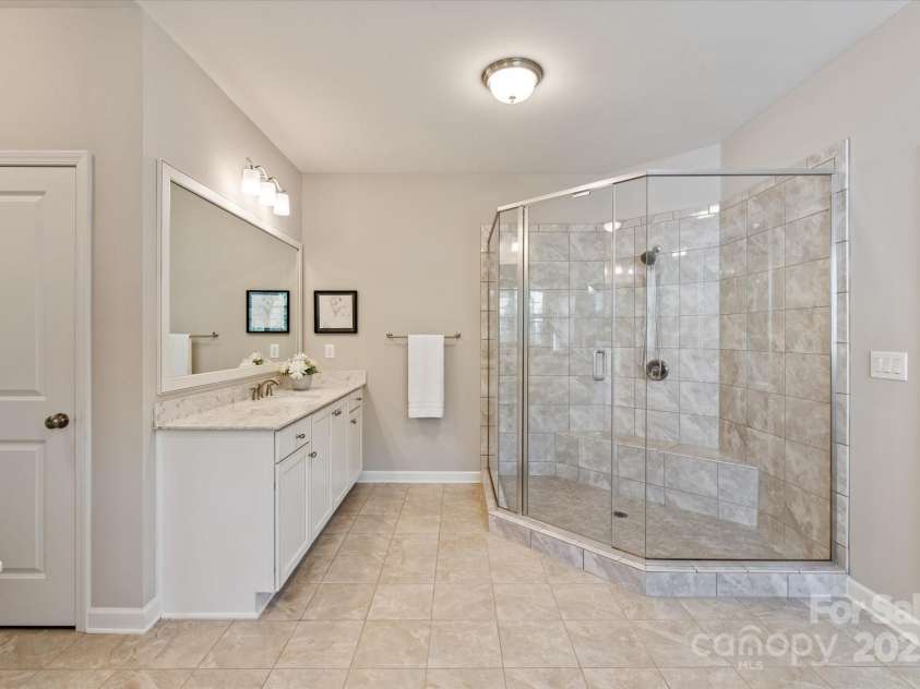 16016 Reynolds Drive, Fort Mill, SC 29707.  MLS# CAR4273415, YatesRealty ID 24163. 