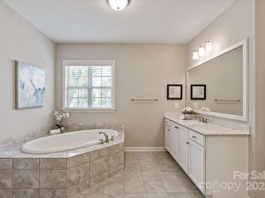 16016 Reynolds Drive, Fort Mill, SC 29707.  MLS# CAR4273415, YatesRealty ID 24163. 