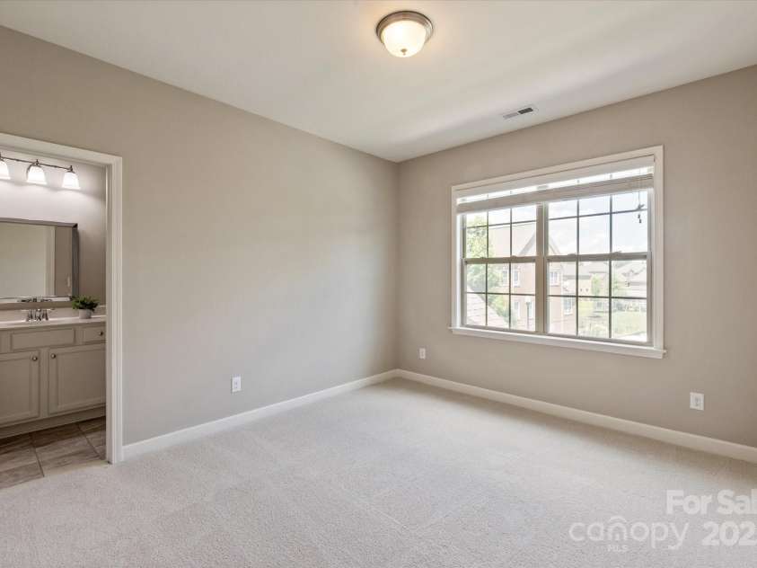 16016 Reynolds Drive, Fort Mill, SC 29707.  MLS# CAR4273415, YatesRealty ID 24163. 