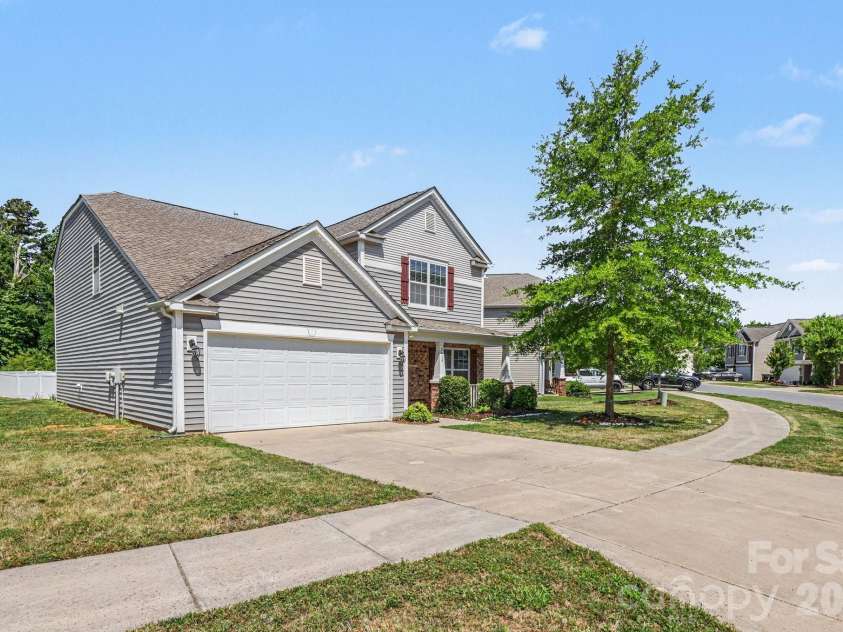 2428 Alex Ryan Drive, Charlotte, NC 28216.  MLS# CAR4383409, YatesRealty ID 24163. 