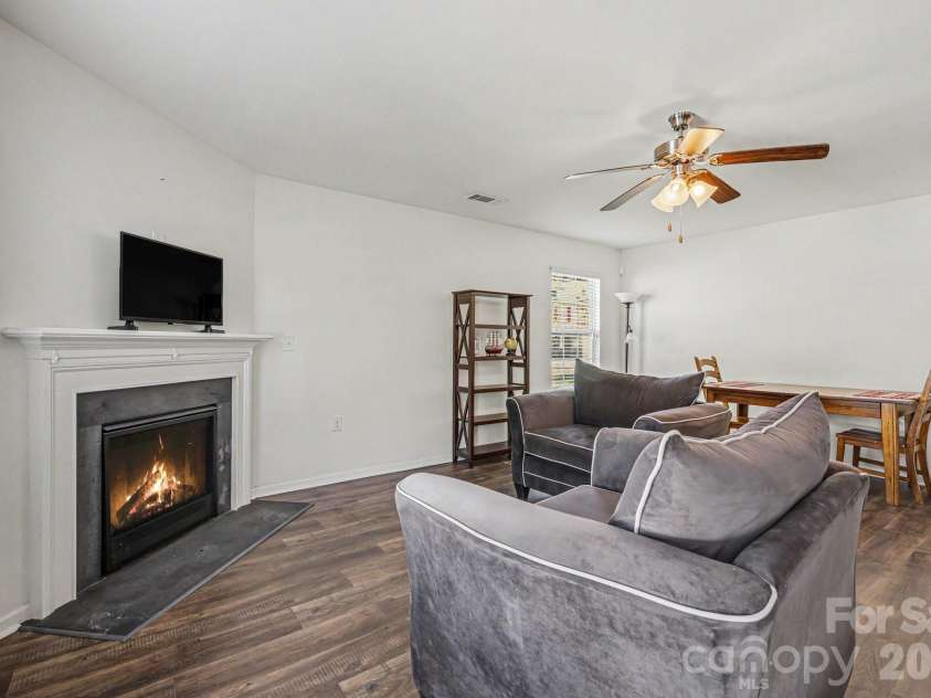 2428 Alex Ryan Drive, Charlotte, NC 28216.  MLS# CAR4383409, YatesRealty ID 24163. 