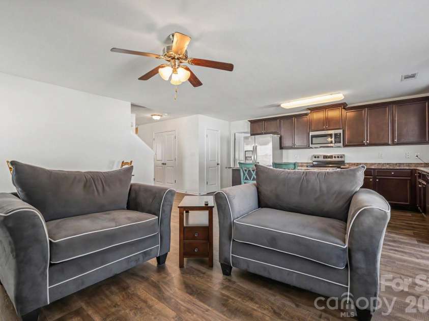 2428 Alex Ryan Drive, Charlotte, NC 28216.  MLS# CAR4383409, YatesRealty ID 24163. 
