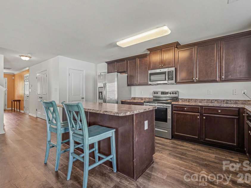 2428 Alex Ryan Drive, Charlotte, NC 28216.  MLS# CAR4383409, YatesRealty ID 24163. 